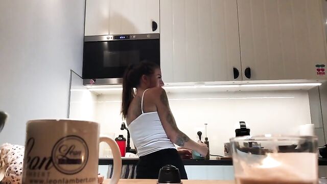 Perfect Pokies on the Kitchen Cam, Braless Sylvia and her Am