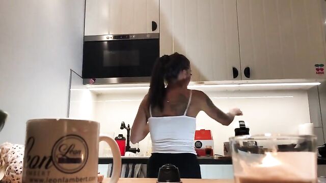 Perfect Pokies on the Kitchen Cam, Braless Sylvia and her Am