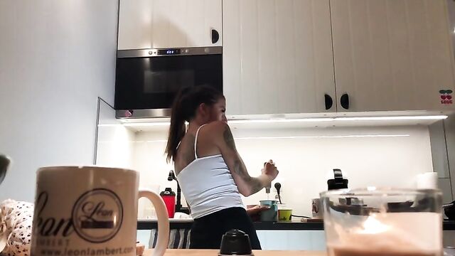 Perfect Pokies on the Kitchen Cam, Braless Sylvia and her Am