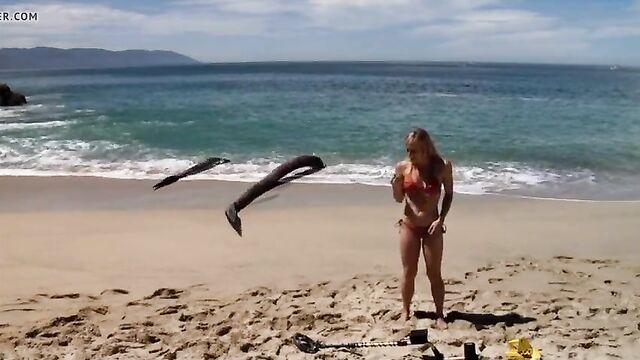 Lindsay Conklin: Sexy Bikini Girl - Sharktopus