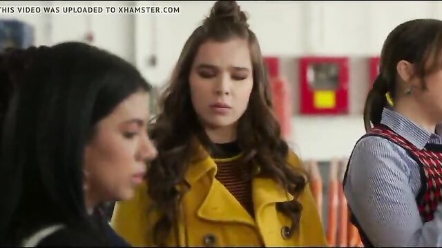 Hailee Steinfeld - Pitch Perfect 3 compilation