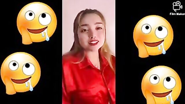 Tiktok challenge – boobs out