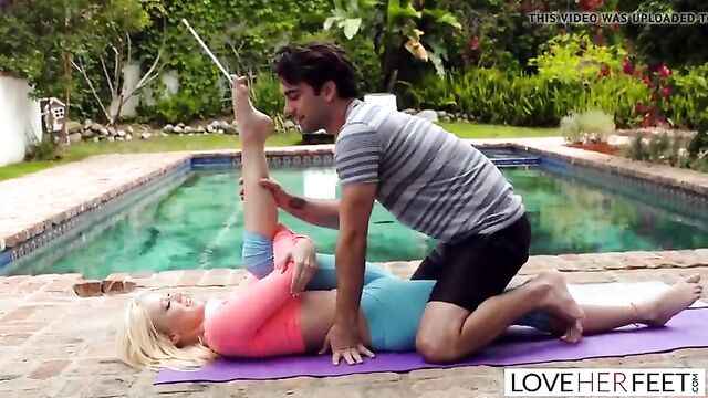 LoveHerFeet - Foot Worshiping Yoga Class