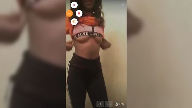 19 year old thot busting it open