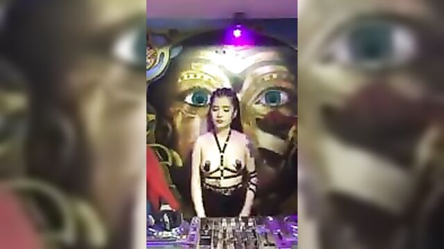 Vietnamese DJ