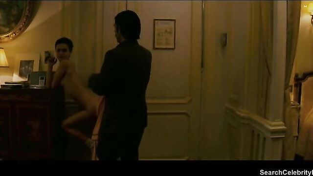Natalie Portman nude - Hotel Chevalier