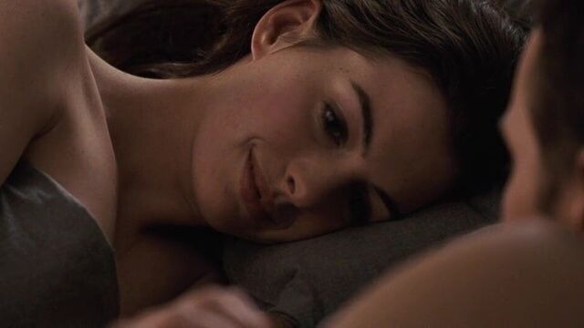 Anne Hathaway - ''Passengers'' 02 (2008)