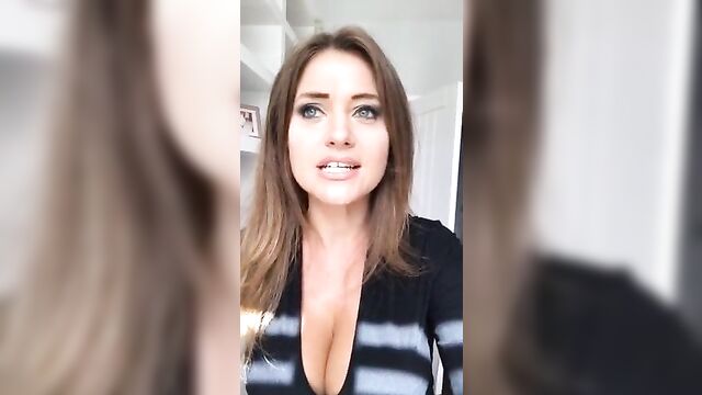 Kezia Noble’s cleavage