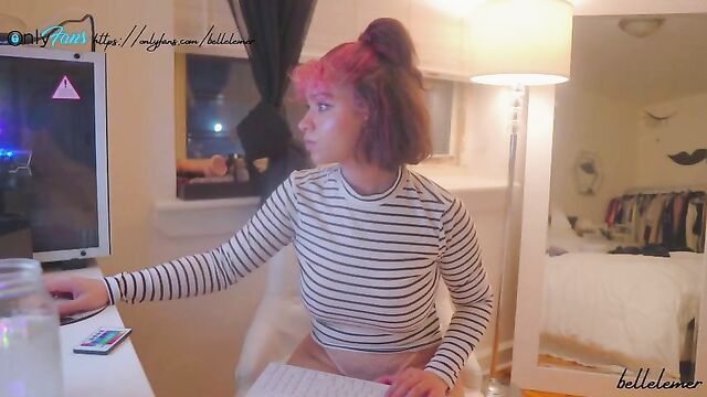Busty cute Belle reveals her sexy body on cam
