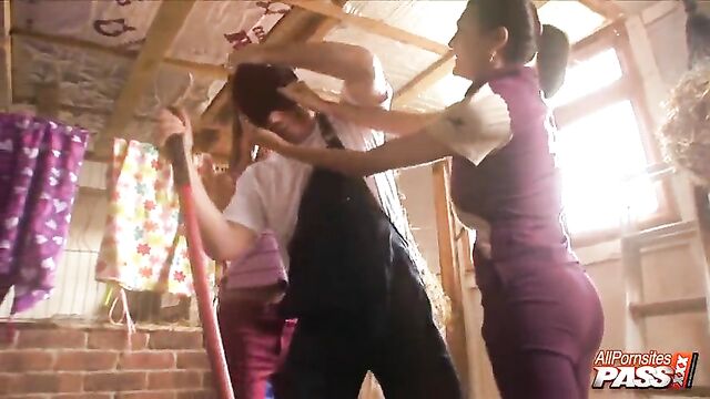 Farm Girls Kit and Kat Lee Blowjobs In The Barn 4k