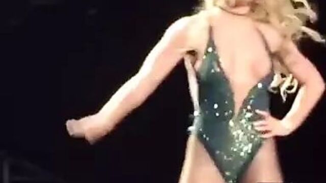 Britney Spears Slip Live Piece Of Me Concert