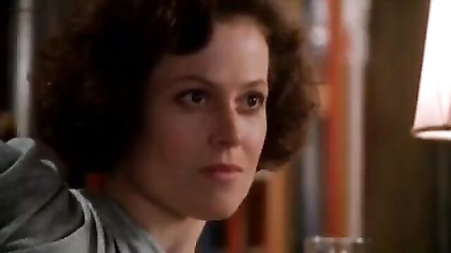 Sigourney Weaver - Half Moon Street (1986)