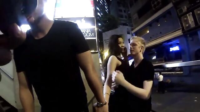 Alpha white male makes out with Chinese girl