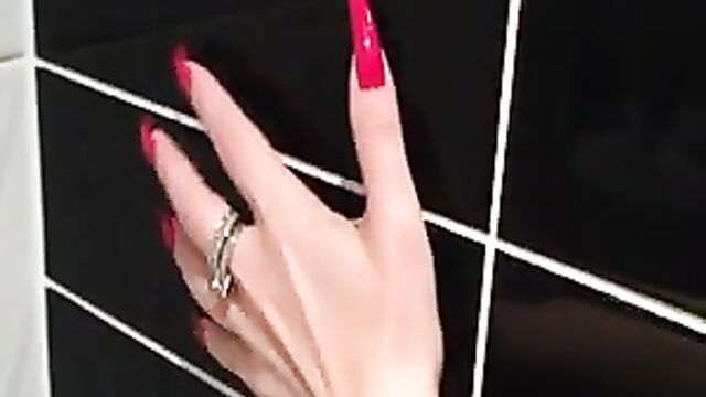 The most beautiful long nails in the world