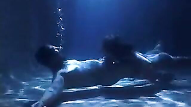 Passion underwater sex