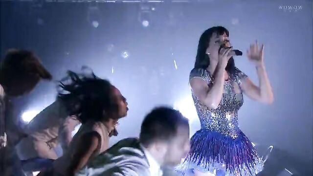 Katy Perry Hot N Cold Nice legs Live