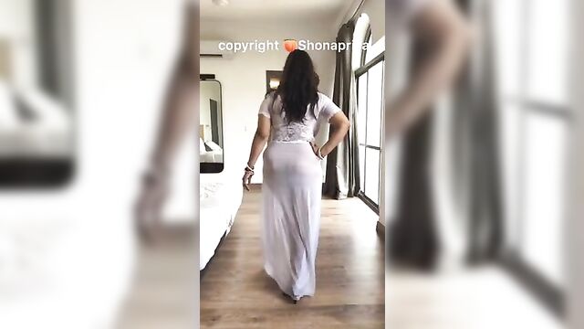 My sexy Shona bhabi’s chubby ass in white nightie