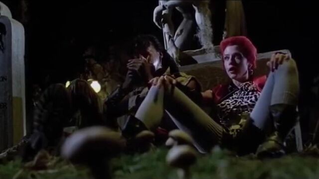 Linnea Quigley in Return of the living