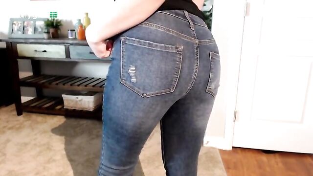 Hot blonde farting in jeans