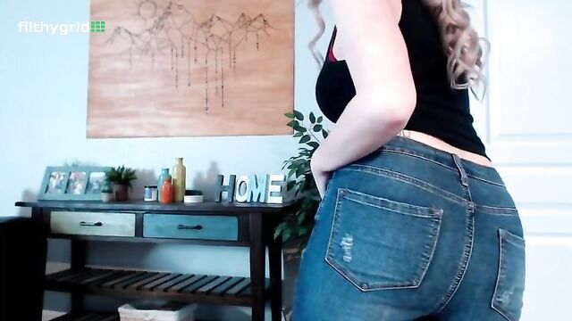 Hot blonde farting in jeans