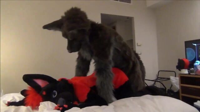 Darkwingo fucks a wolfboi in hotel room