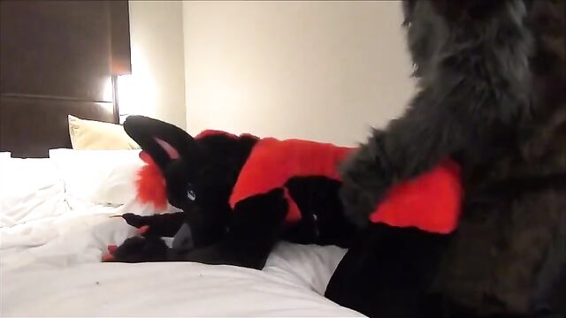 Darkwingo fucks a wolfboi in hotel room