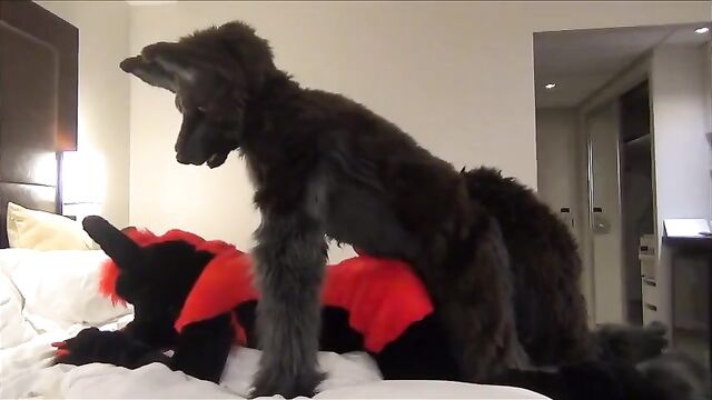 Darkwingo fucks a wolfboi in hotel room