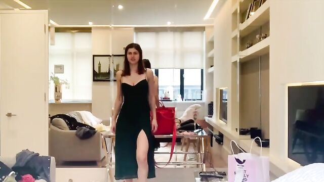 Sexy Alexandra Daddario - Quarantined in London