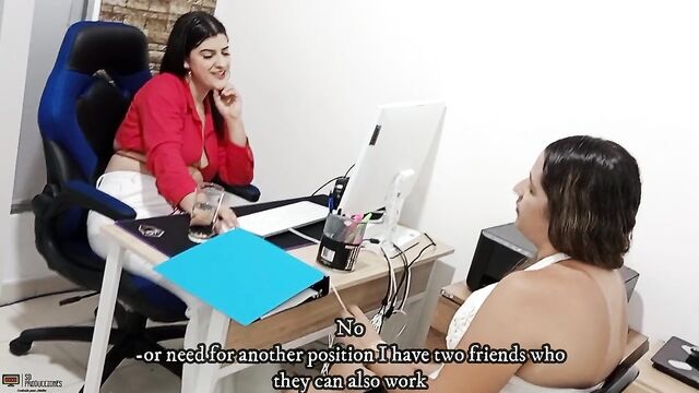 Beautiful lesbian boss licks her employee's pussy - Porn in Spanish