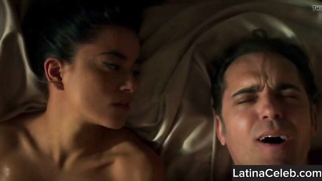Latina celebrities naked on famous movies Salma Hayek