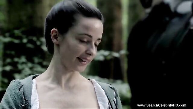 Laura Donnelly nude - Outlander S01E14