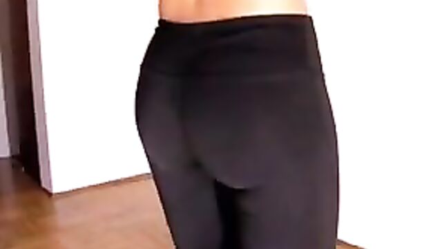 jaime koeppe fitness model ass jiggling in black shorts