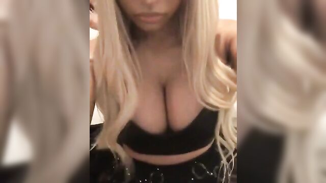 Nicki Minaj - Boobs #1