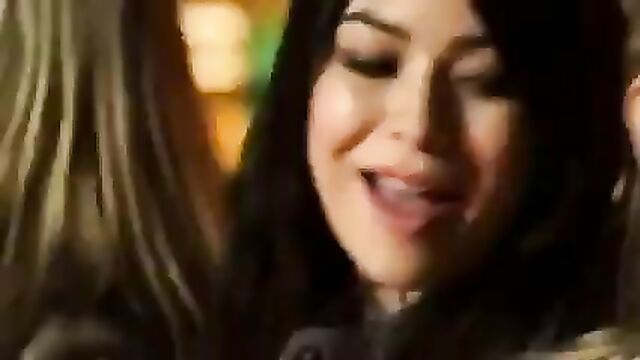 Miranda Cosgrove - Dancing Crazy