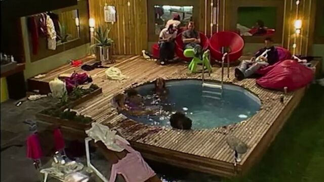 Big Brother UK - Makosi & Anthony Shagging in the Pool