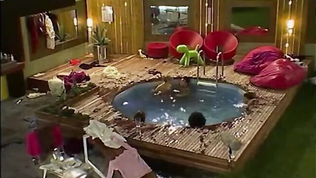 Big Brother UK - Makosi & Anthony Shagging in the Pool