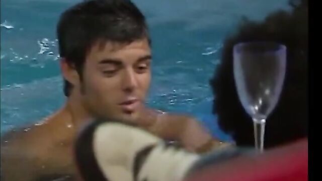 Big Brother UK - Makosi & Anthony Shagging in the Pool