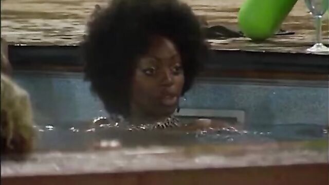 Big Brother UK - Makosi & Anthony Shagging in the Pool