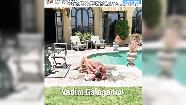 Caroline Vreeland - naked for ELLE Russia November 2019 1