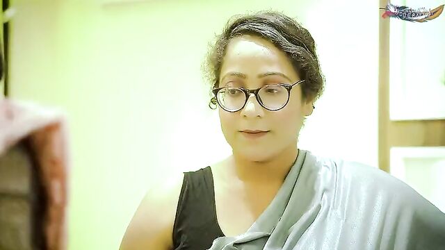 Desi naukar aur Bideshi Bade Dudh wali 40 + Madam ka chodan chudai dekha nahi hoga pahale yesa thukai ( Hindi Audio )