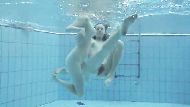 Anna Netrebko and Lada Poleshuk underwater lesbos