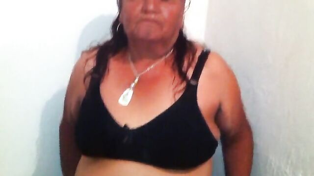 ABUELA CACHONDA