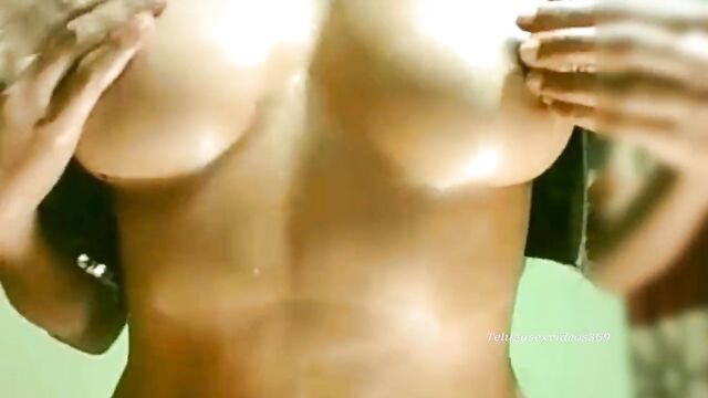 Telugu young girl romantic nude show natural beauty. shining boobs