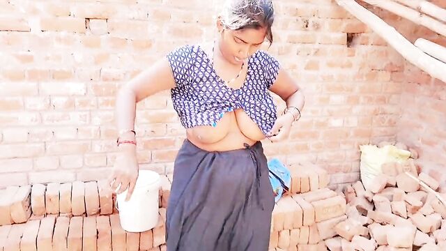 Indian hot and sexy aunty changing her cloth sadi and blouse , fingering her cremie pussy after after bathing