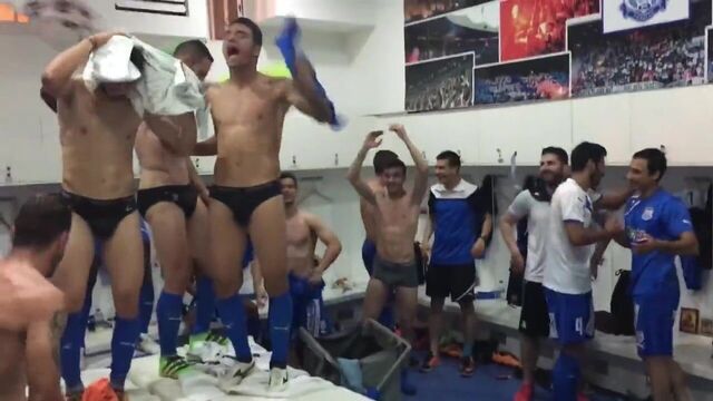 Apollon Limassol FC - briefs in locker rooms