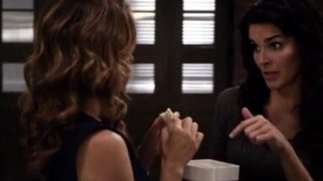 Angie Harmon, Sasha Alexander - Rizzoli & Isles s1e03