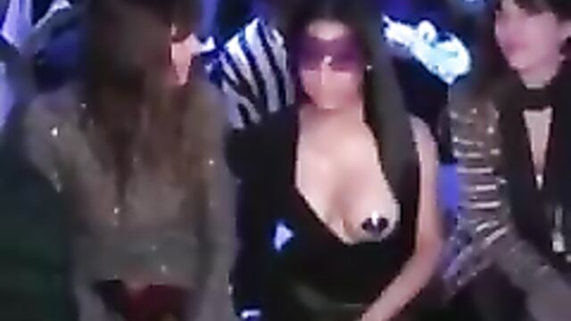 Nicki Minaj boob