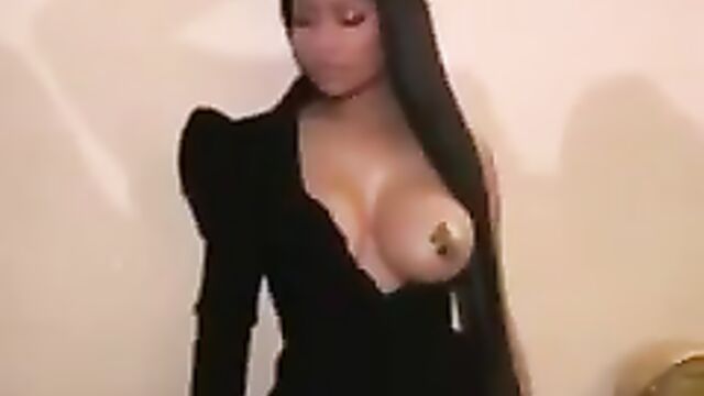 Nicki Minaj boob