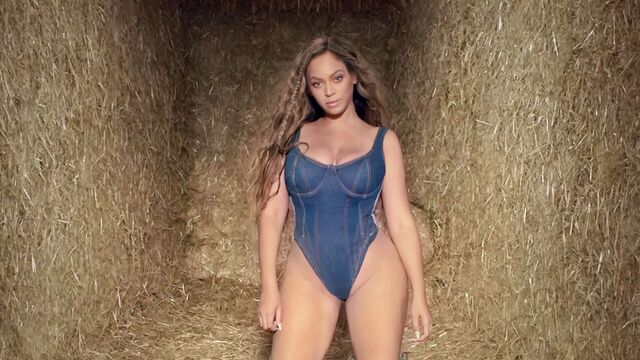 Beyonce – Ivy Park Rodeo Part II