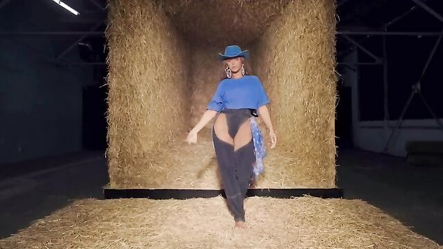 Beyonce – Ivy Park Rodeo Part II